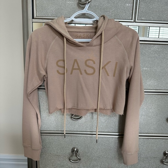 Saski Collection Cropped Hoodie - Picture 4 of 11